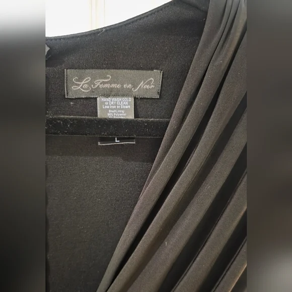 EUC Large Black Art Deco Gown - Picture 5 of 7